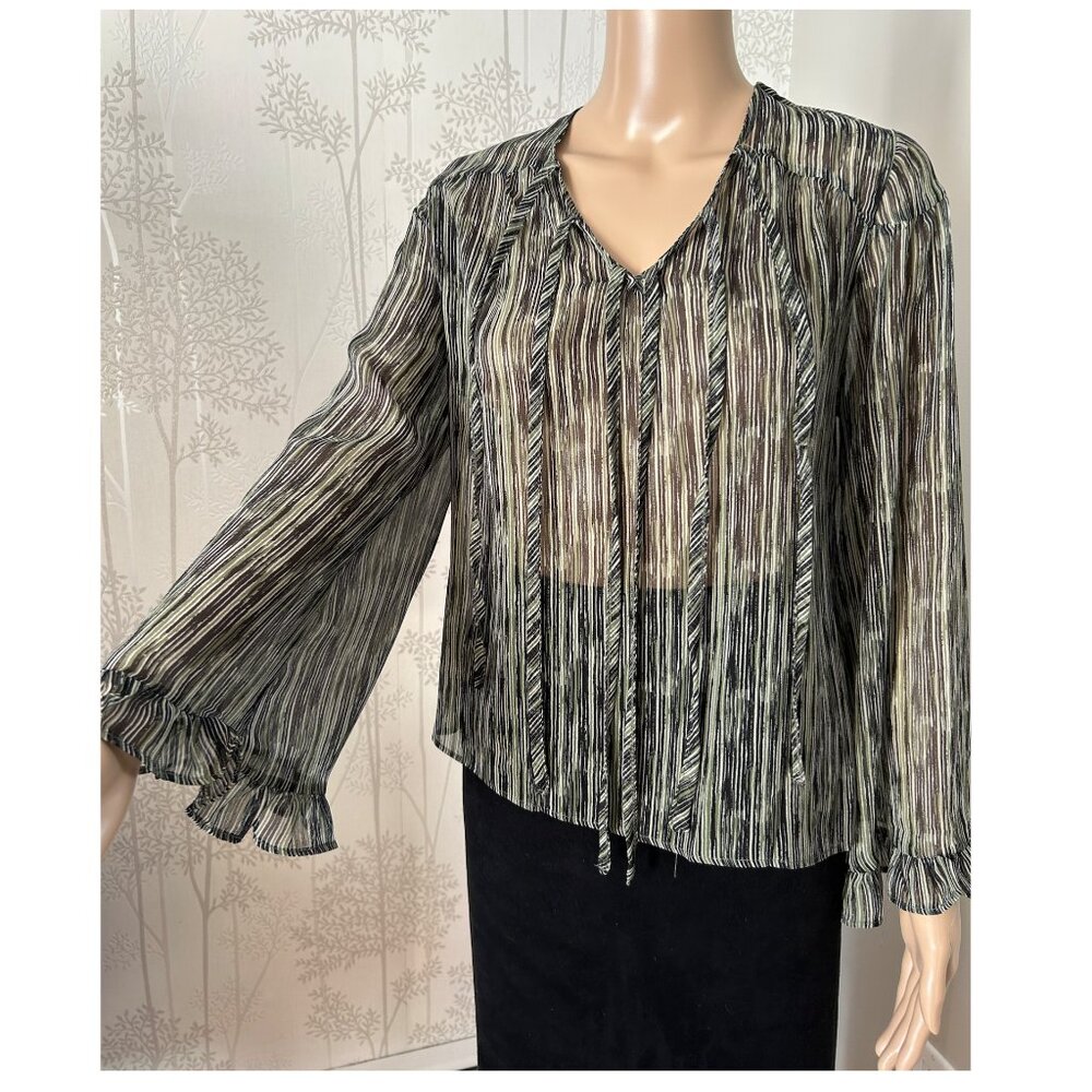 Deluc, Size Small - Picture 2 of 2